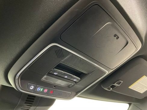 Used 2025 Buick Enclave Avenir w/ Super Cruise Package FWD image 25