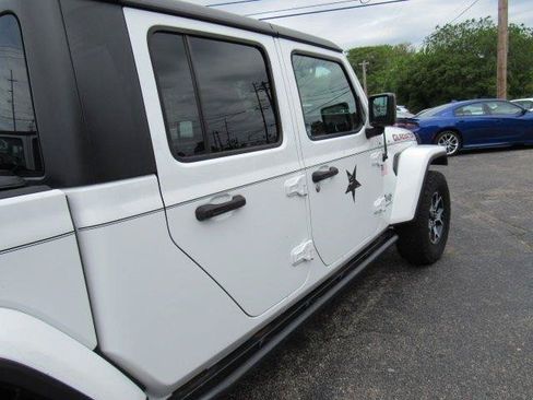 Used 2020 Jeep Gladiator Overland AWD/4WD image 10