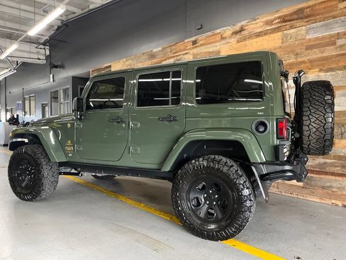 Used 2014 Jeep Wrangler Unlimited Rubicon w/ Connectivity Group AWD/4WD image 46