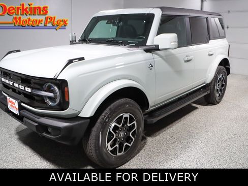 Used 2023 Ford Bronco Outer Banks image 1