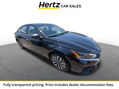 Used 2025 Nissan Altima 2.5 SV FWD image 1