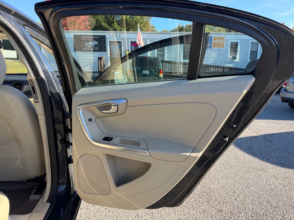 Used 2015 Volvo S60 T5 Platinum FWD image 18