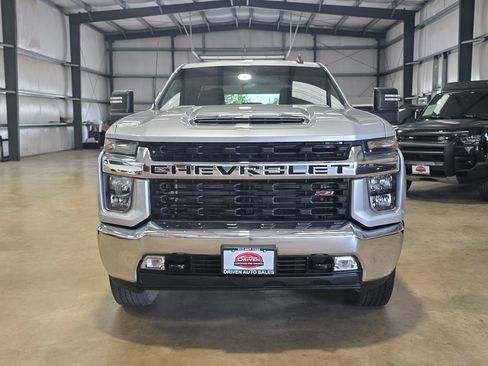 Used 2022 Chevrolet Silverado 2500 LT w/ Convenience Package AWD/4WD image 2