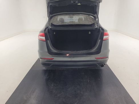 Used 2020 Ford Fusion SE FWD image 29
