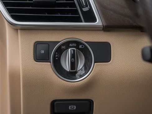 Used 2019 Mercedes-Benz GLS 450 4MATIC image 45