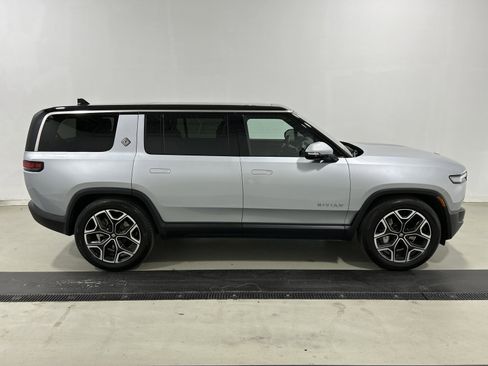 Used 2025 Rivian R1S Adventure AWD/4WD image 6