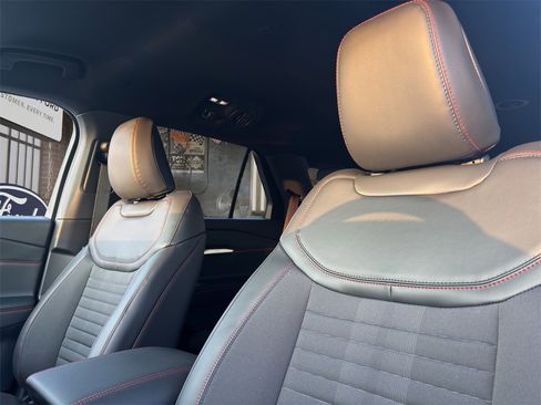 New 2026 Ford Explorer ST-Line w/ ST-Line Street Pack image 44