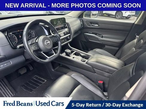 Used 2022 Nissan Pathfinder SL AWD/4WD image 8