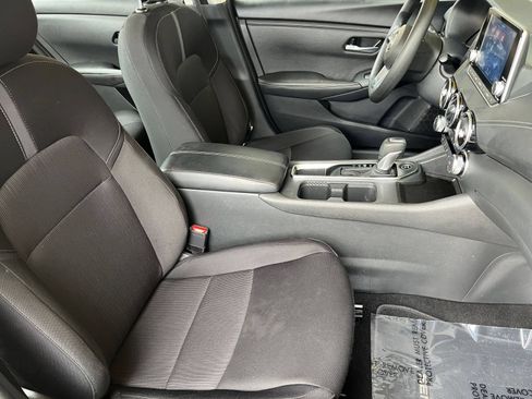 Used 2025 Nissan Sentra SV FWD image 39