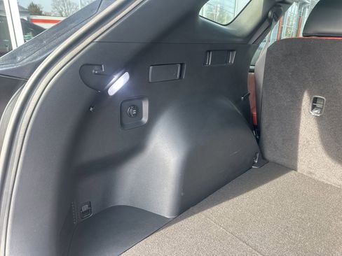 Used 2025 Kia Sportage SX image 16