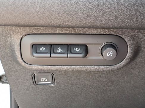 Certified 2022 GMC Terrain SLT w/ Infotainment Package II AWD/4WD image 24