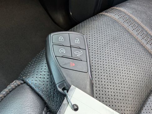 Used 2024 Chevrolet Silverado 1500 High Country w/ Z71 Off-Road Package image 35