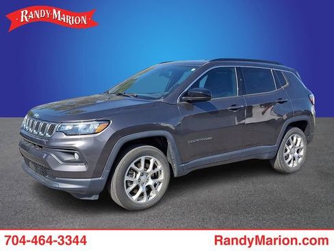 Used 2023 Jeep Compass Latitude AWD/4WD image 1