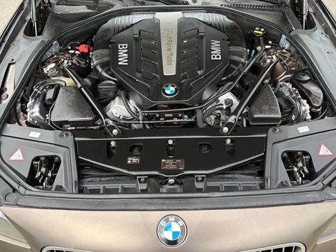 Used 2016 BMW 550i xDrive Sedan AWD/4WD image 23