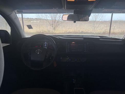 Used 2021 Toyota Tacoma SR w/ SR Convenience Package image 21