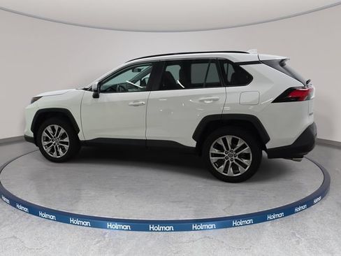 Certified 2020 Toyota RAV4 XLE Premium AWD/4WD image 7