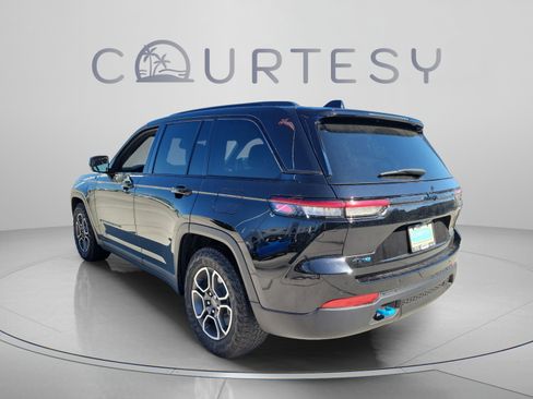 Used 2024 Jeep Grand Cherokee Trailhawk AWD/4WD image 2
