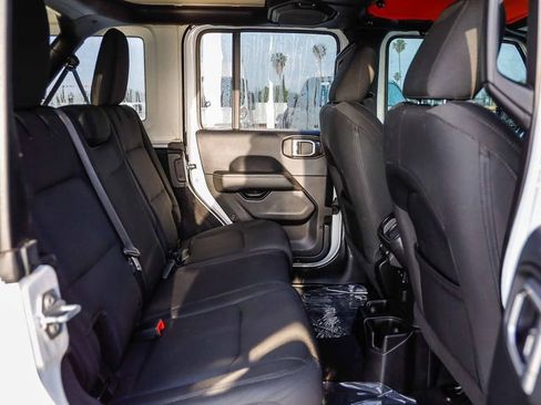 Used 2019 Jeep Wrangler Unlimited Sahara AWD/4WD image 20