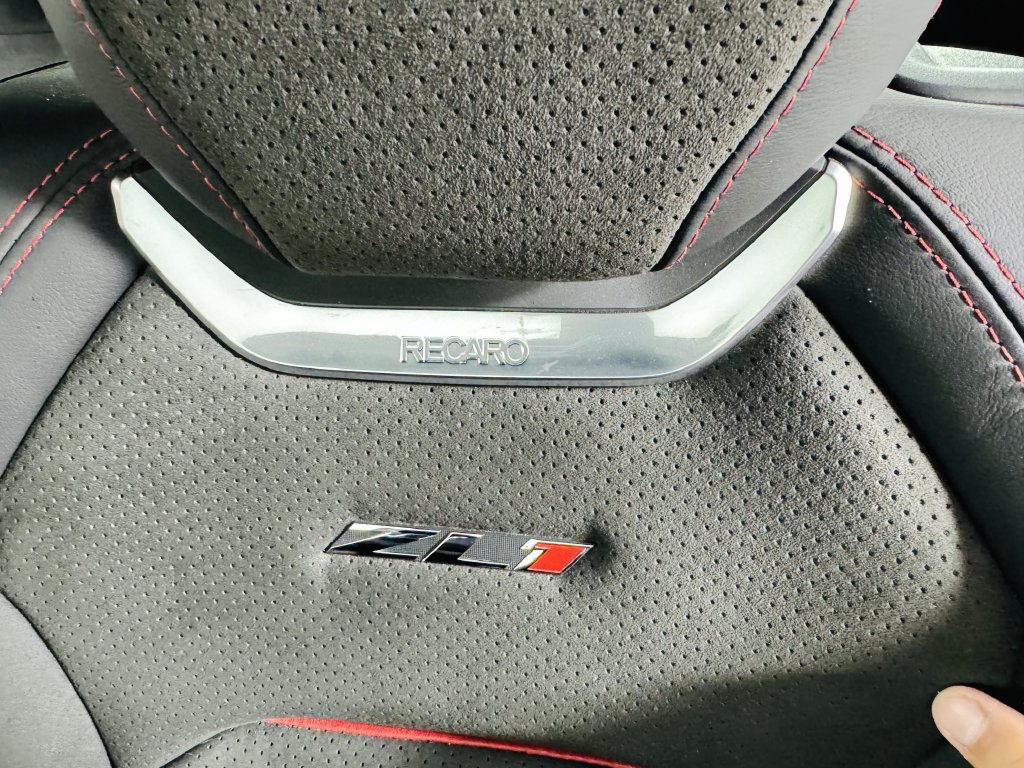 Used 2019 Chevrolet Camaro ZL1 w/ LPO, ZL1 Protection Package RWD image 27