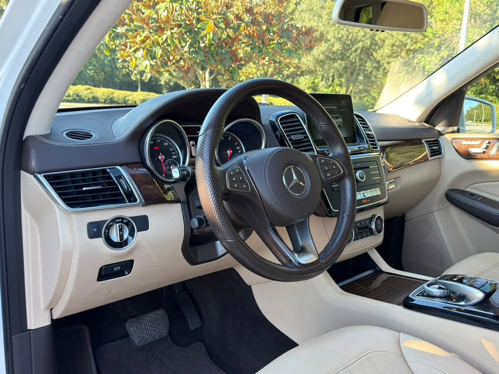 Used 2019 Mercedes-Benz GLS 450 4MATIC image 11