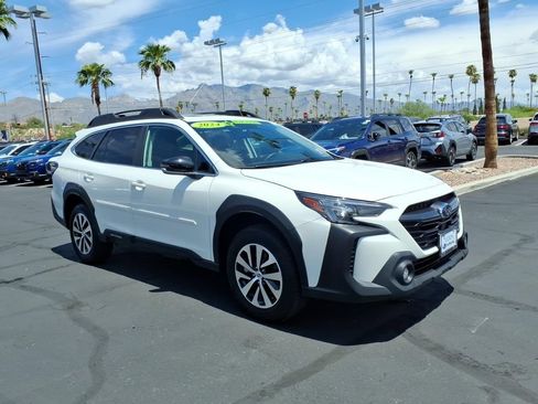 Used 2024 Subaru Outback Premium AWD/4WD image 32