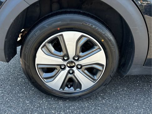 Used 2018 Kia Niro LX FWD image 25