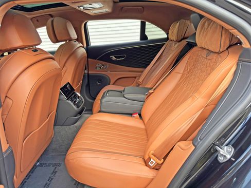 Used 2023 Bentley Flying Spur Azure AWD/4WD image 63