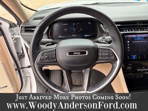 Used 2022 Jeep Grand Cherokee L Limited AWD/4WD image 13