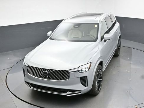 New 2026 Volvo XC90 B6 Plus w/ Protection Package Premier image 47