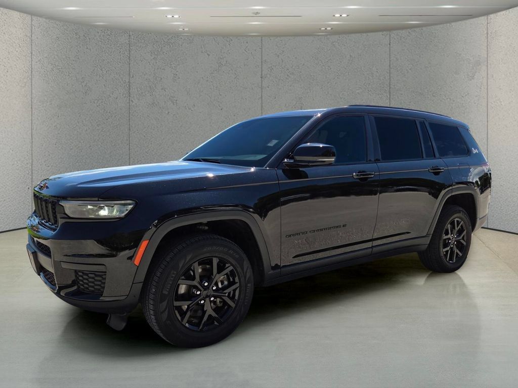 Used 2024 Jeep Grand Cherokee L Altitude AWD/4WD image 10