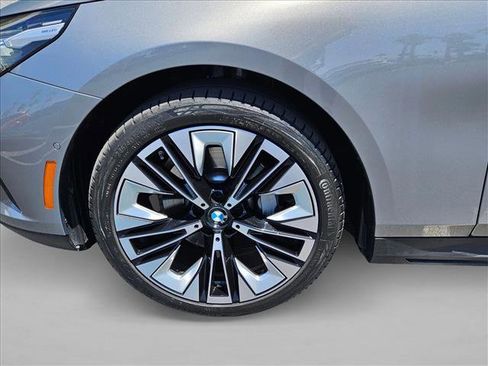 Certified 2025 BMW 530i image 22