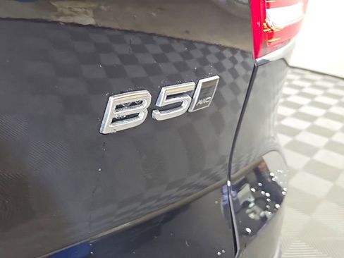 Used 2024 Volvo XC40 B5 Ultimate w/ Climate Package image 9