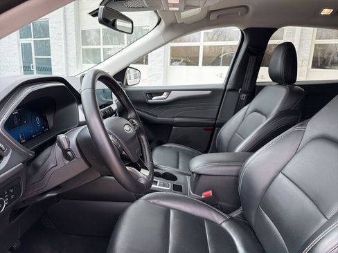 Used 2025 Ford Escape Platinum image 9