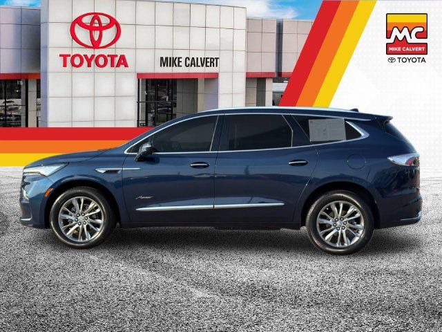 Used 2023 Buick Enclave Avenir w/ Avenir Technology Package FWD image 2