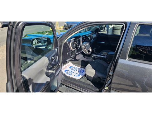 Used 2019 Toyota Tacoma SR5 image 7