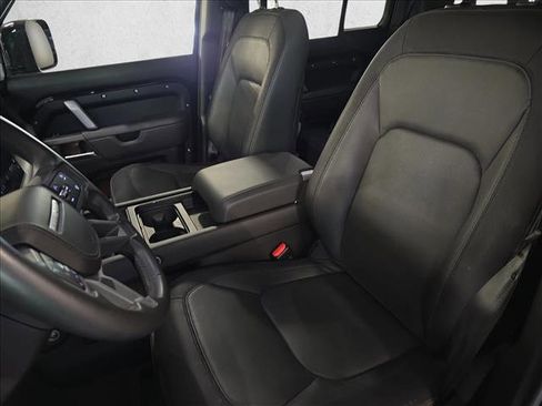 Certified 2023 Land Rover Defender 130 X-Dynamic SE AWD/4WD image 15