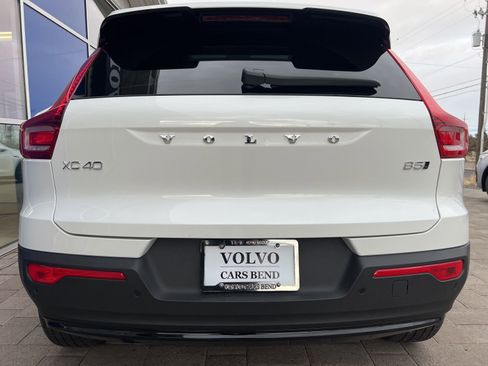 New 2026 Volvo XC40 B5 Ultra w/ Climate Package image 4