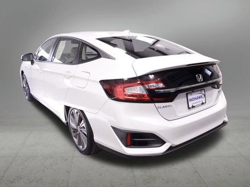 Used 2018 Honda Clarity Plug-In Hybrid image 3