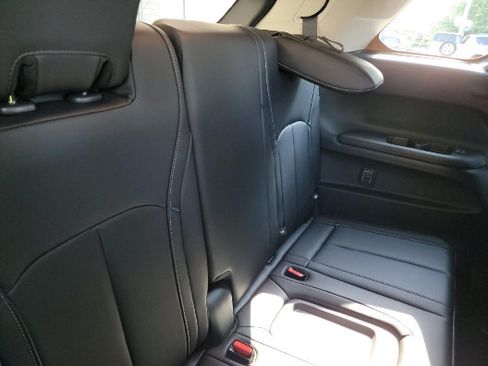 Used 2023 INFINITI QX60 Sensory w/ Cargo Package AWD/4WD image 5