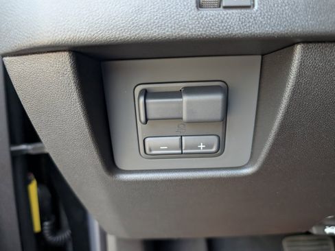 New 2025 Chevrolet Colorado LT w/ LT Convenience Package image 29