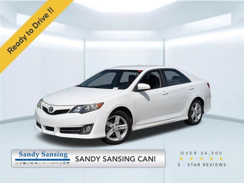 Used 2012 Toyota Camry SE FWD image 1