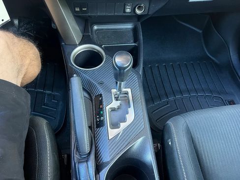 Used 2015 Toyota RAV4 XLE FWD image 12