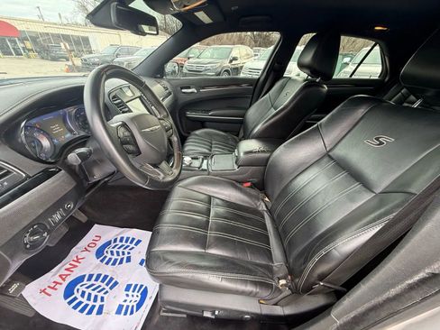 Used 2018 Chrysler 300 S image 10