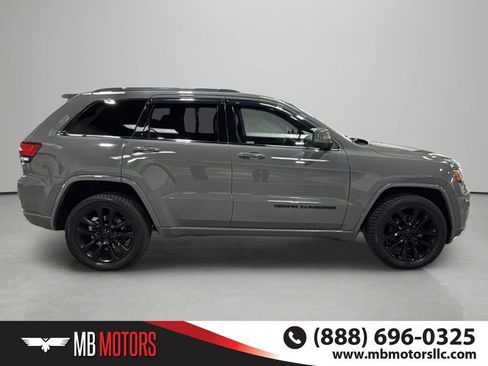 Used 2021 Jeep Grand Cherokee Altitude AWD/4WD image 3