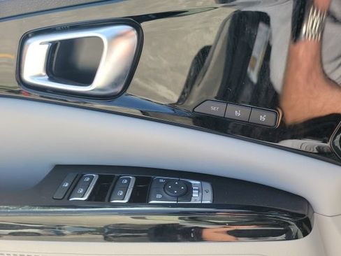 Certified 2022 Kia Carnival SX Prestige FWD image 12
