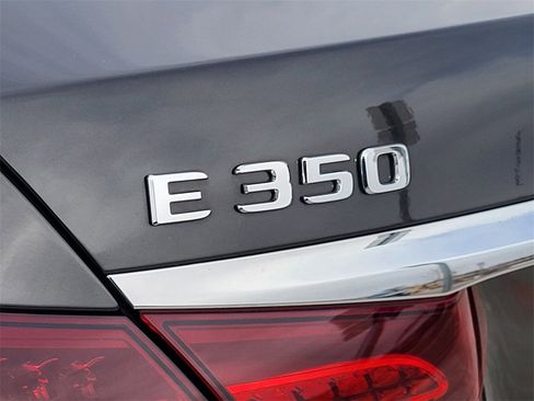 Used 2023 Mercedes-Benz E 350 4MATIC Sedan image 11