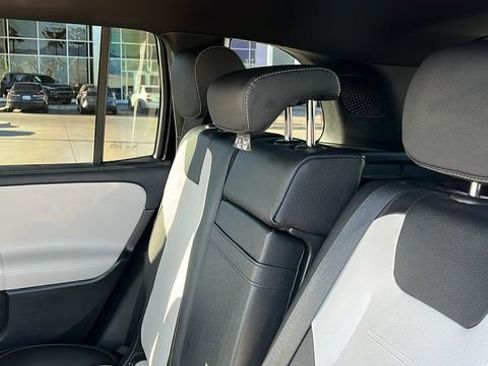 Used 2023 Mercedes-Benz GLB 250 GLB 250 image 18