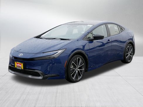 Used 2025 Toyota Prius Limited image 3