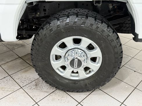 Used 2024 Ford F350 XLT AWD/4WD image 13