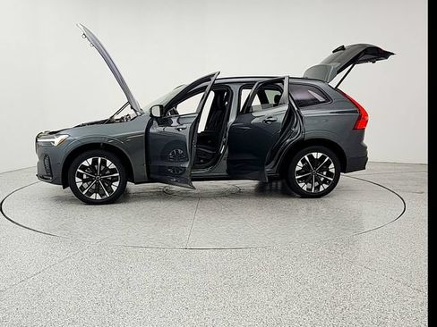 New 2026 Volvo XC60 B5 Plus w/ Climate Package AWD/4WD image 10
